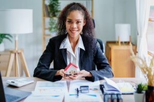 African Americans real estate agent delivering homes to customers